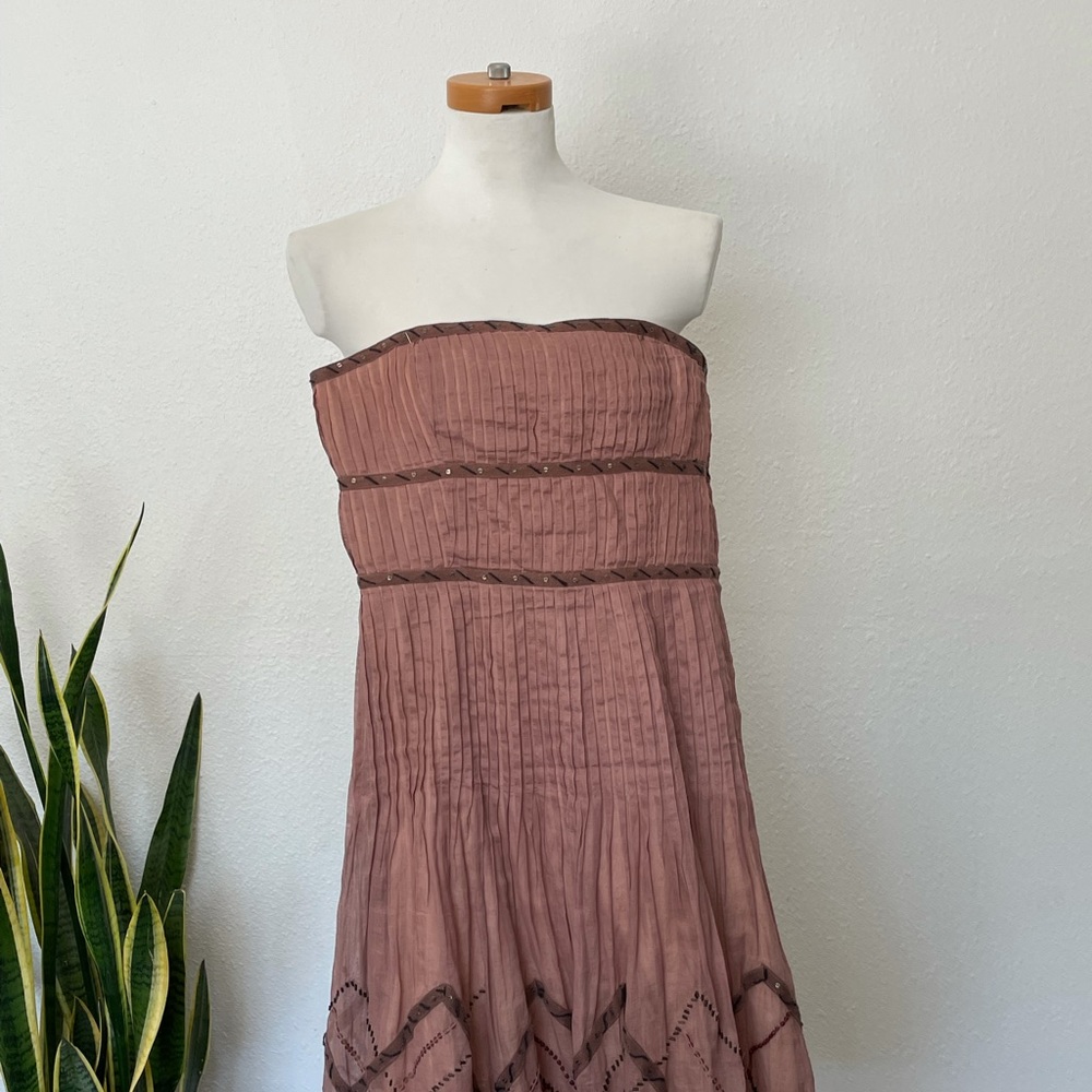 Strapless dress.